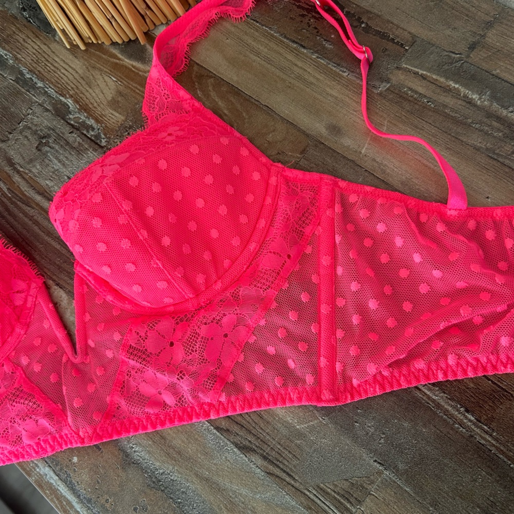 Victoria’s Secret 34B - Picture 9 of 9